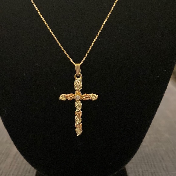 14k Gold Filled Cross - Picture 1 of 6